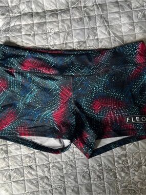 Fleo Women’s High-Rise Bike Shorts — Black with Red & Teal Print